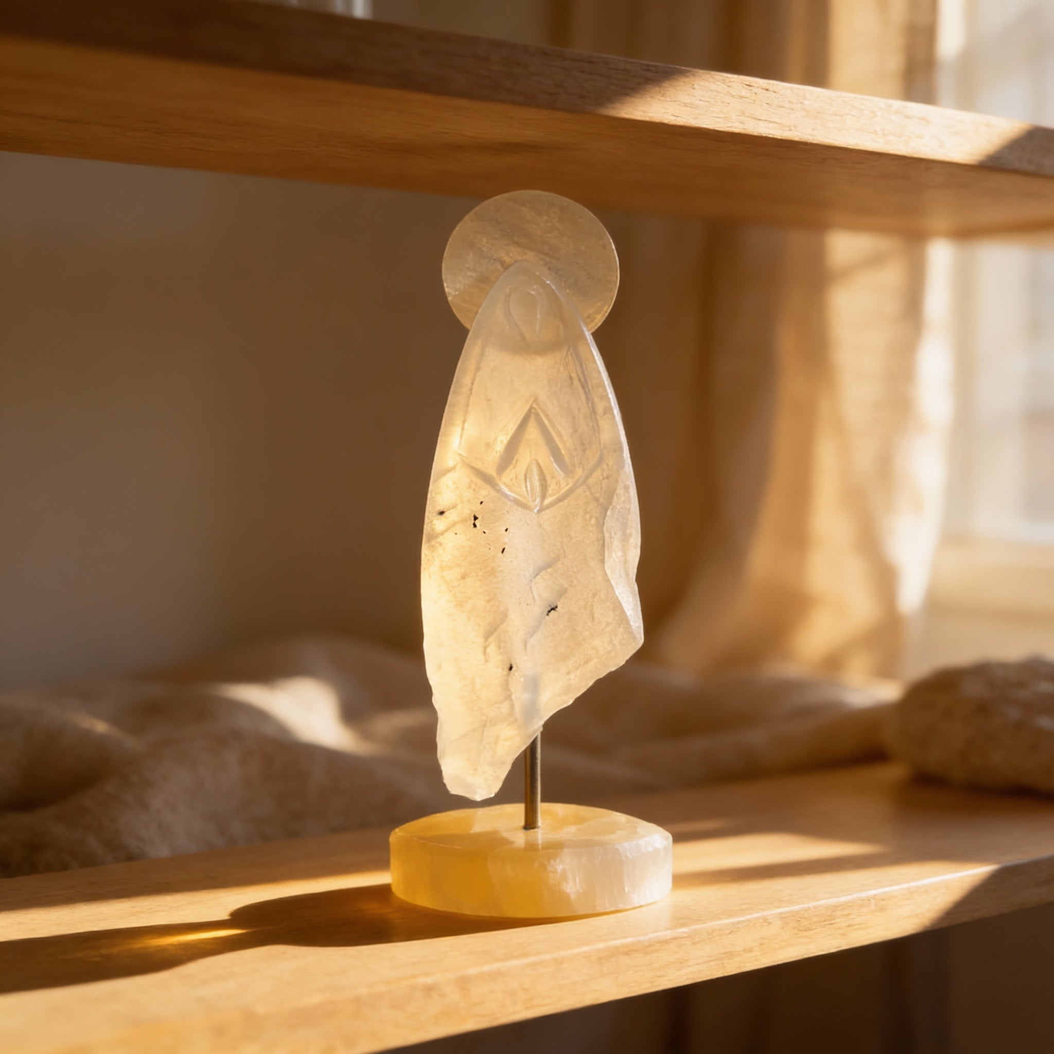 Imagem Sagrada Nossa Senhora Guardiã Celestial (19cm) - Sensí