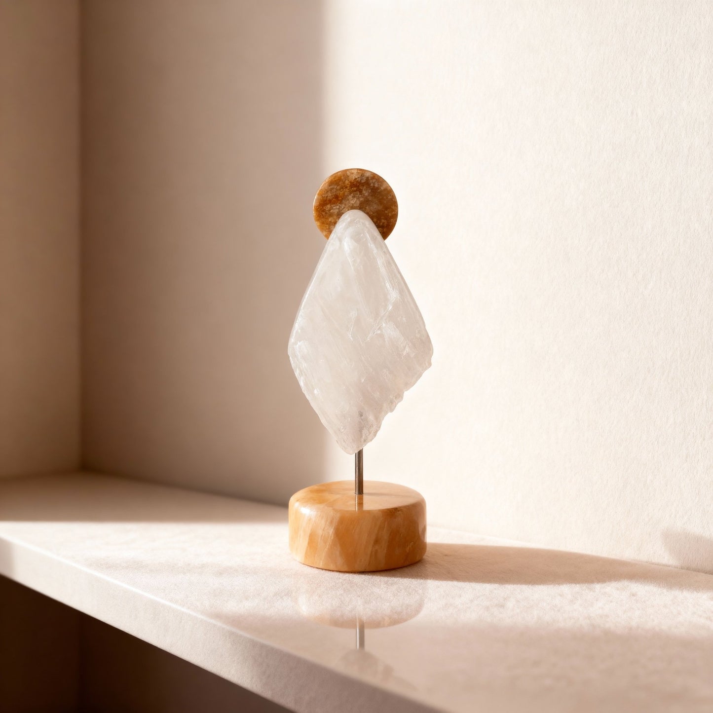 Nossa Senhora: Aliança — Escultura Diamante em Selenita - Sensí