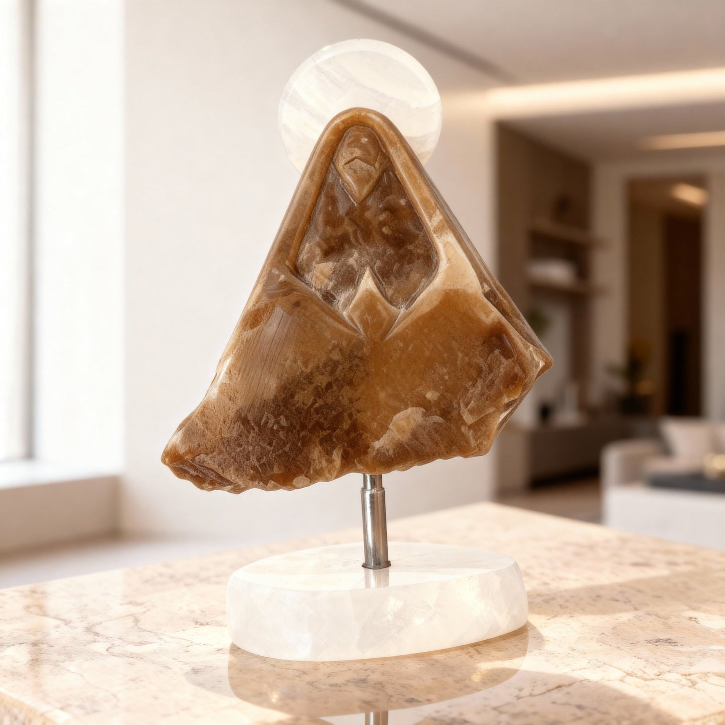 Nossa Senhora: Terra Serena — Escultura em Pedra Natural - Sensí